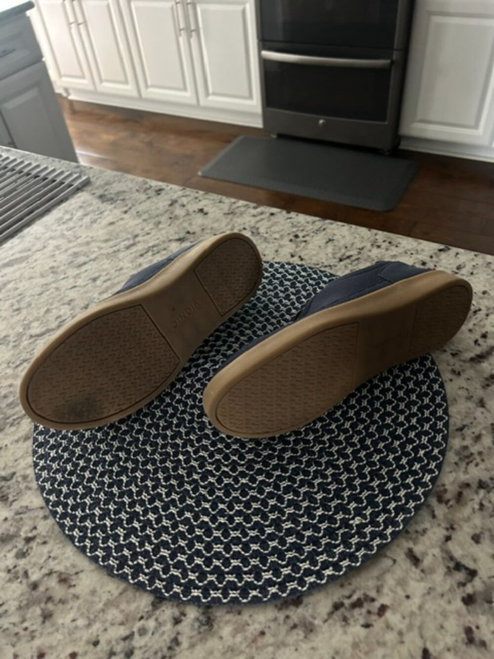 Vionic Shoes - Picture 3 of 3